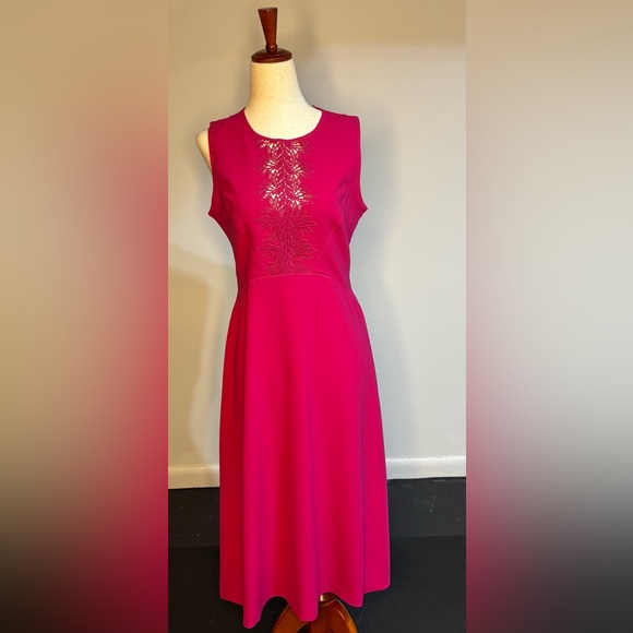 Elie Tahari Dresses & Skirts - Elie Tahari Fuchsia Midi Dress